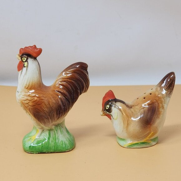 Vintage Ceramic Chicken & Rooster Salt & Pepper Shakers Set Japan - Picture 2 of 11